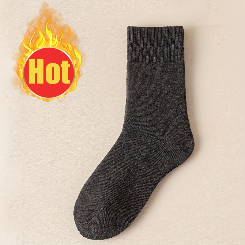 A Pair of Thickened Thermal Terrycloth Socks for Autumn and Winter