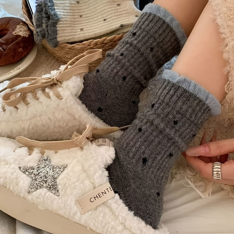 Five New Winter Sock Styles for Women: Trendy, Casual, and Simple Polka Dot Mid-calf Socks. They Can Be Paired with Various Stylish Shoes and Are Warm Both Indoors and Outdoors.