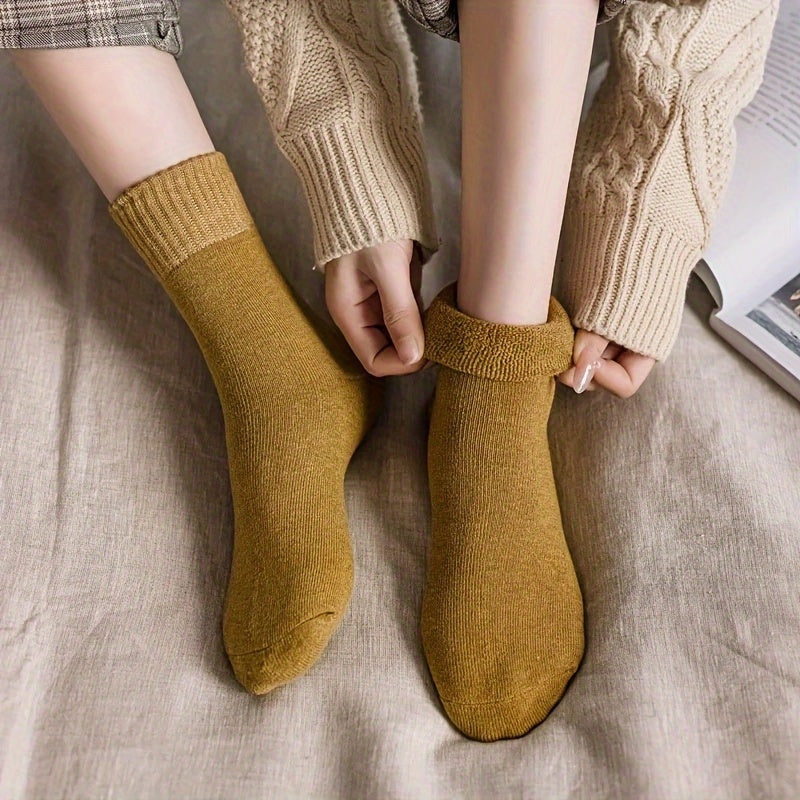 A Pair of Thickened Thermal Terrycloth Socks for Autumn and Winter