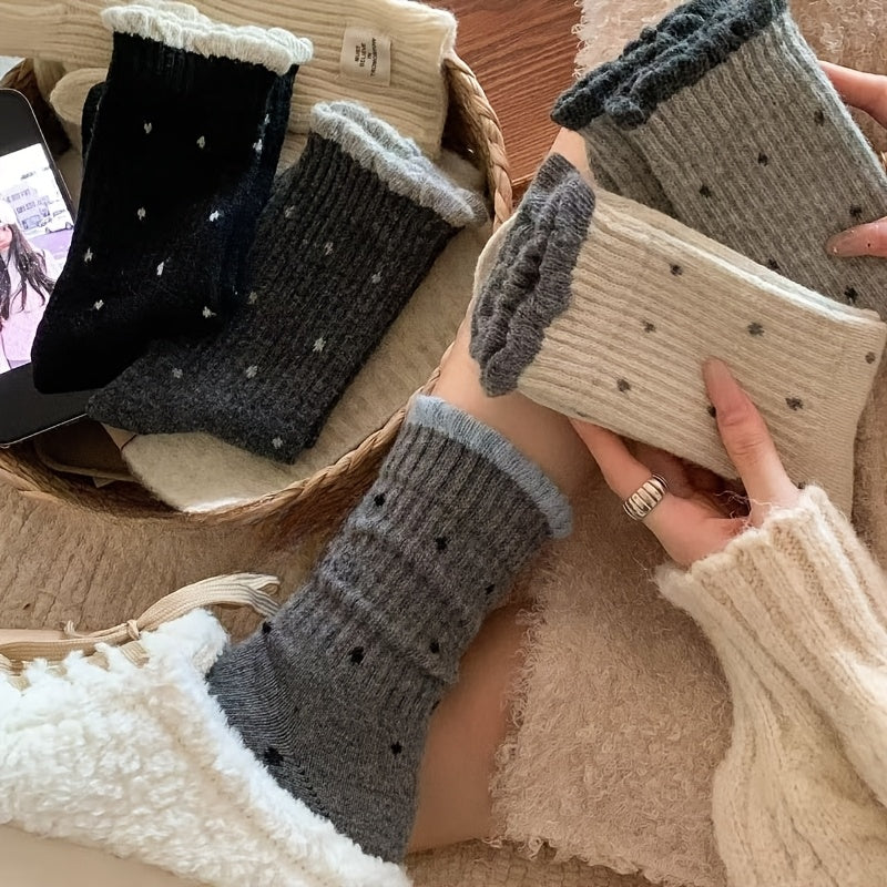 Five New Winter Sock Styles for Women: Trendy, Casual, and Simple Polka Dot Mid-calf Socks. They Can Be Paired with Various Stylish Shoes and Are Warm Both Indoors and Outdoors.