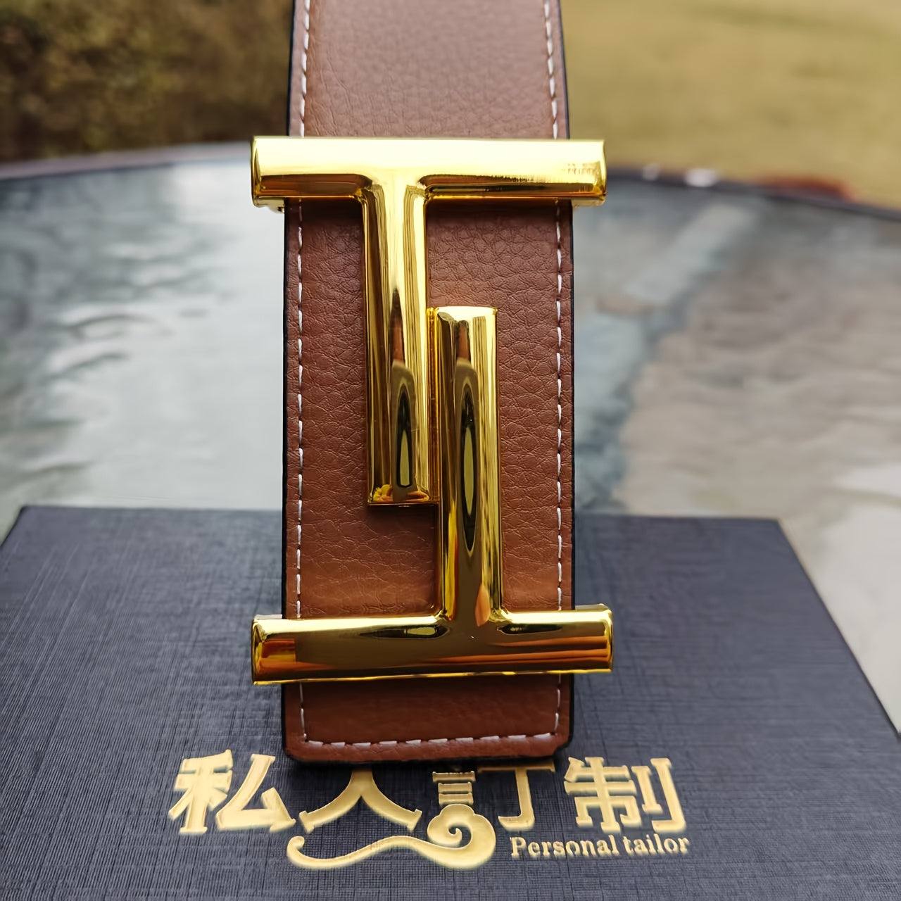 A Gift Box Containing a Reversible Belt for Couples, Featuring a Smooth 1.5inch Buckle