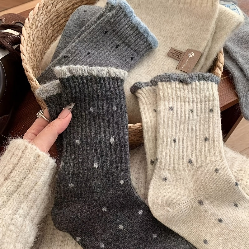 Five New Winter Sock Styles for Women: Trendy, Casual, and Simple Polka Dot Mid-calf Socks. They Can Be Paired with Various Stylish Shoes and Are Warm Both Indoors and Outdoors.