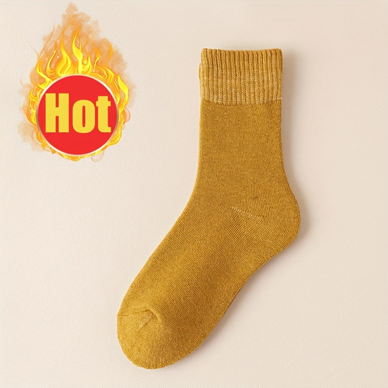 A Pair of Thickened Thermal Terrycloth Socks for Autumn and Winter